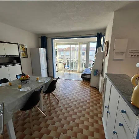 Noug فالراس بلاج